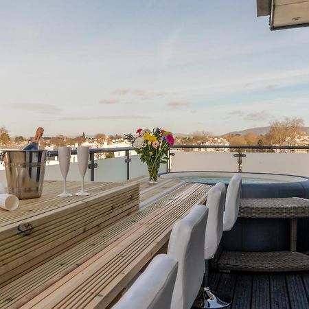 Central Penthouse With Hot Tub & Views 22 Cheltenham Extérieur photo