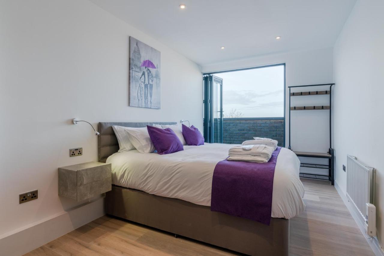 Central Penthouse With Hot Tub & Views 22 Cheltenham Extérieur photo