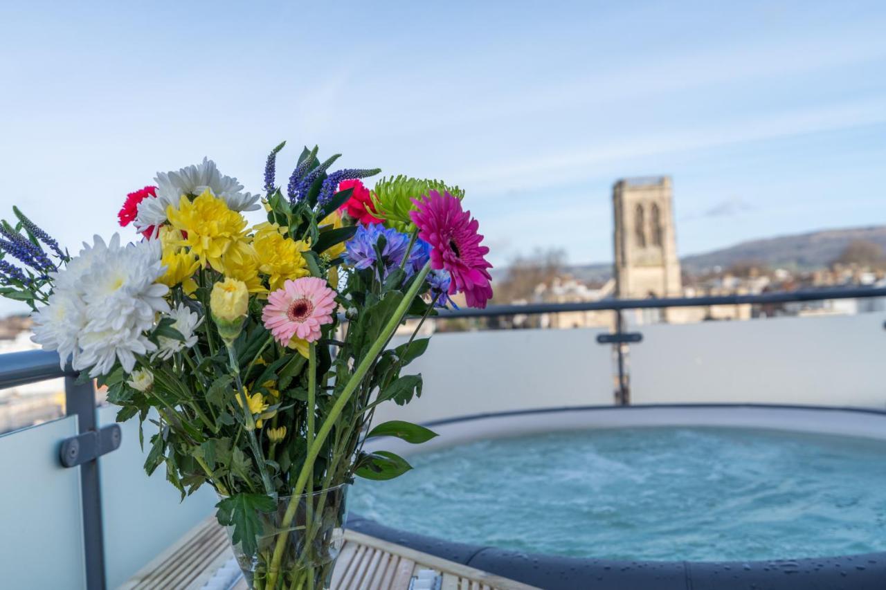 Central Penthouse With Hot Tub & Views 22 Cheltenham Extérieur photo