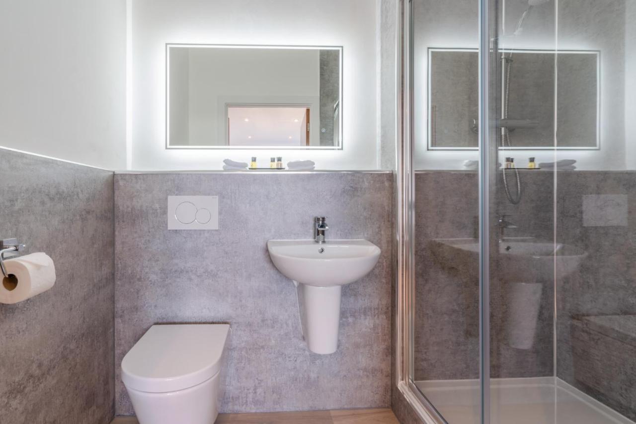 Central Penthouse With Hot Tub & Views 22 Cheltenham Extérieur photo
