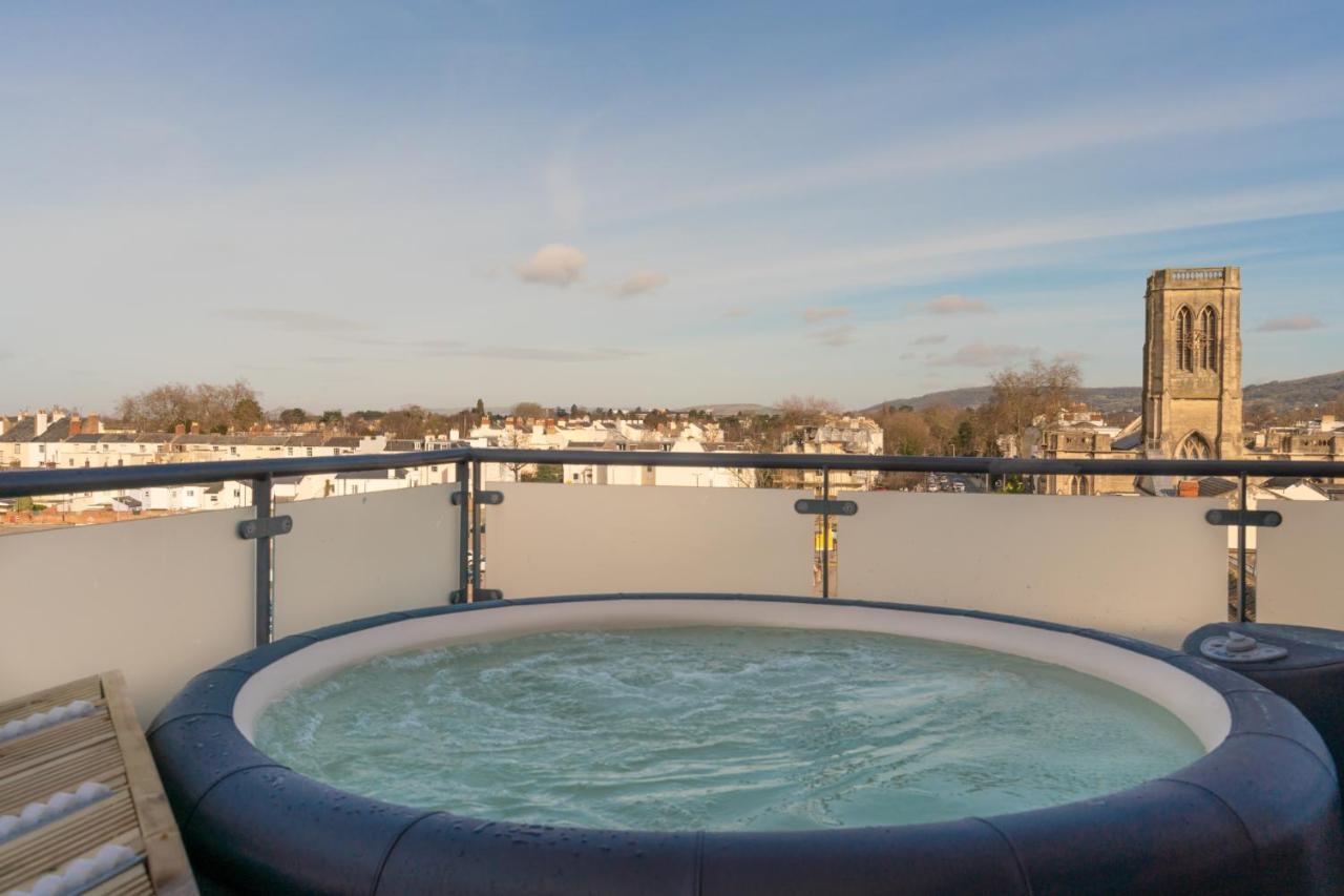 Central Penthouse With Hot Tub & Views 22 Cheltenham Extérieur photo