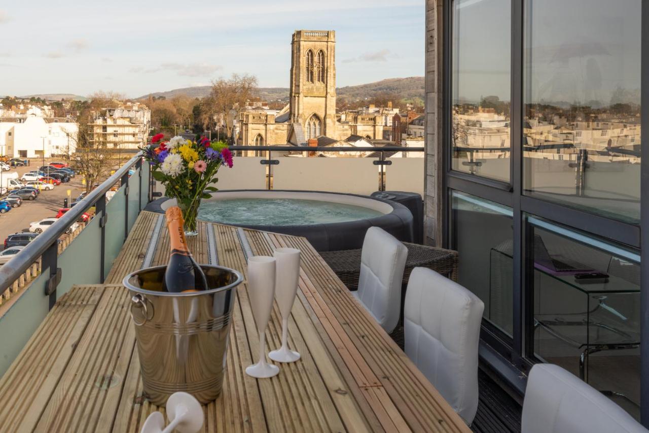 Central Penthouse With Hot Tub & Views 22 Cheltenham Extérieur photo