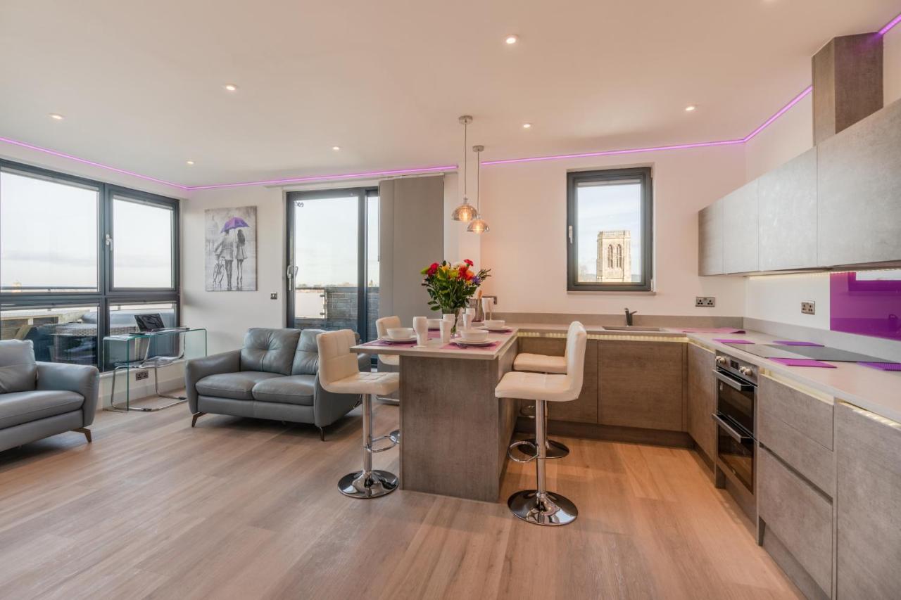 Central Penthouse With Hot Tub & Views 22 Cheltenham Extérieur photo